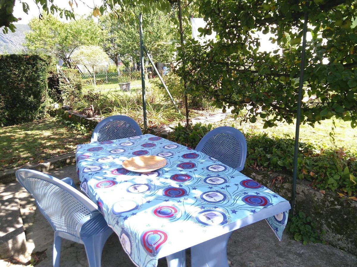 Entre Meuse Et Foret Revin  外观 照片