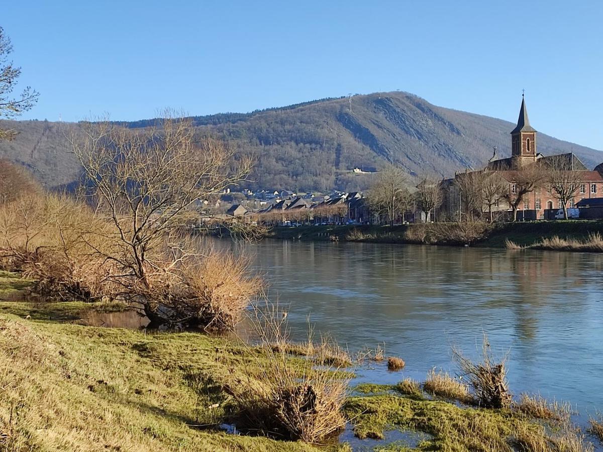 Entre Meuse Et Foret Revin  外观 照片